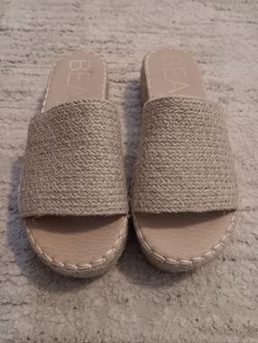 Beach By Matisse NWOT Neutral Woven Slide Sandals - Beige